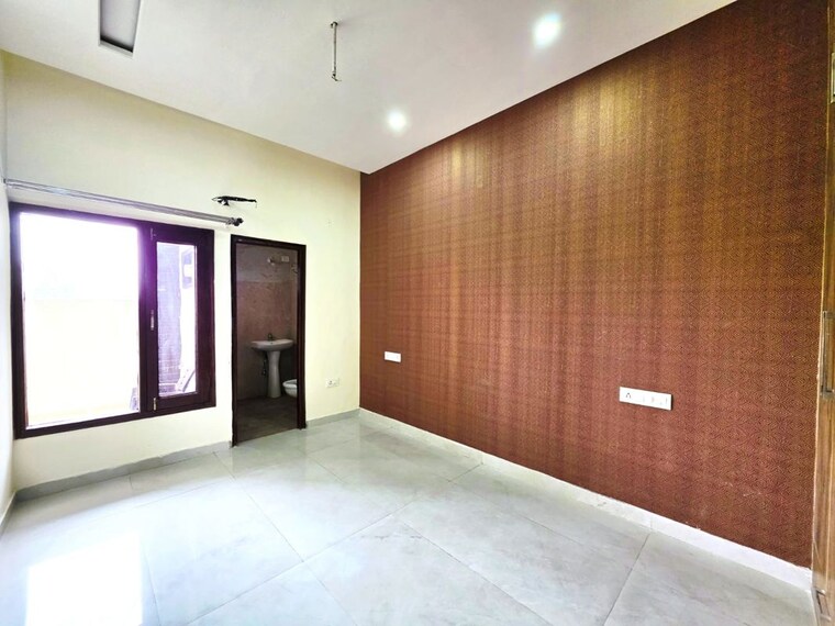 Room, dhakoli 2 Bedroom 1100 Sq.Ft. Apartment In Dhakoli Zirakpur 10205437