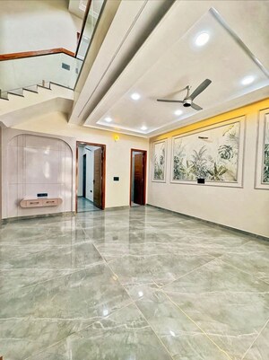 Room in 4 BHK Villa at Vaishali Nagar – for Sale