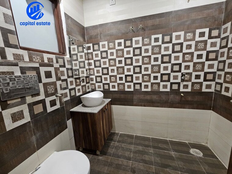 Bathroom, pir machalla 3 Bedroom 1500 Sq.Ft. Apartment In Pir Machalla Zirakpur 10205454