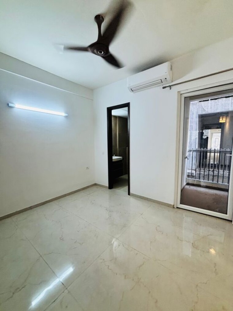 Room, smart-world-orchard 2 Bedroom 1250 Sq.Ft. Apartment In Sector 61 Gurgaon 10205459