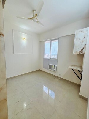 Room in 2 BHK Apartment at Signature Global Prime, Sector 63a – for Sale