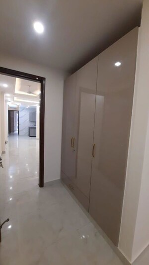 Building Lobby in 1 BHK Builder Floor at East Of Kailash – for Rent