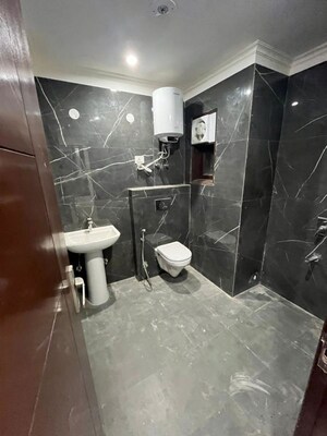 Team Area in 3 BHK Builder Floor at Mehrauli – for Rent