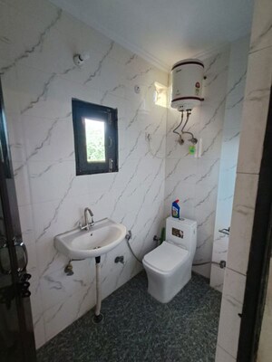 Bathroom in 1 RK Builder Floor at East Of Kailash – for Rent