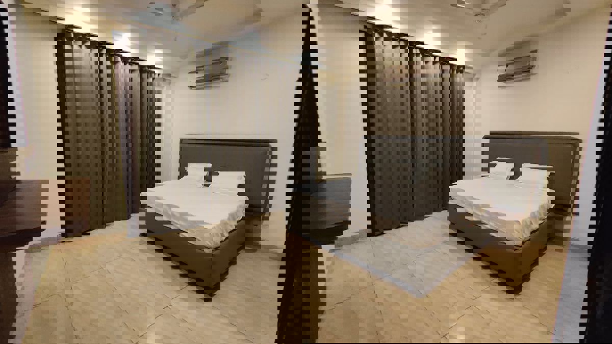 2 BHK + Servant Room 1500 Sq.Ft. Builder Floor in Auram Floor