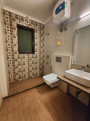 Bathroom in 2 BHK Builder Floor at Auram Floor, South City 2 – for Rent