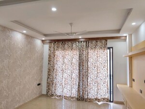 Living Room in 2 BHK Builder Floor at Auram Floor, South City 2 – for Rent
