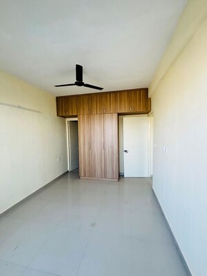 Room in 2 BHK Apartment at Pyramid Midtown, Sector 59 – for Rent