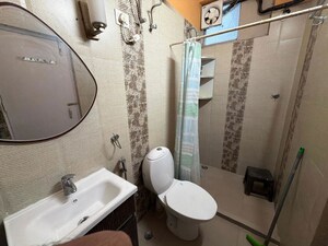 Bathroom in 3 BHK Builder Floor at Uppal Southend, Sector 49 – for Rent