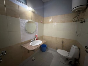 Bathroom in 3 BHK Builder Floor at Uppal Southend, Sector 49 – for Rent