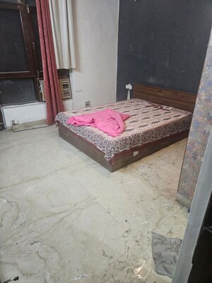 Bedroom in 3 BHK Builder Floor at Uppal Southend, Sector 49 – for Rent