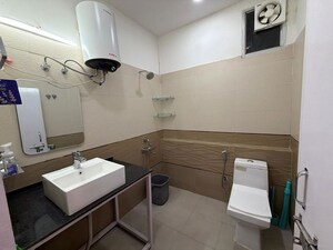 Master Bedroom in 3 BHK Builder Floor at Uppal Southend, Sector 49 – for Rent