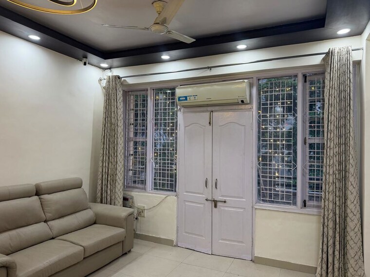 Living Room, ss-mayfield-gardens 3 Bedroom 1600 Sq.Ft. Builder Floor In Sector 51 Gurgaon 10205514