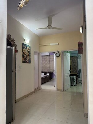 Building Lobby in 3 BHK Builder Floor at SS Mayfield Gardens, Sector 51 – for Rent