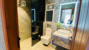 Team Area in 4 BHK Builder Floor at Unitech Espace Nirvana Country, Sector 50 – for Rent