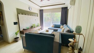 Team Area in 4 BHK Builder Floor at Unitech Espace Nirvana Country, Sector 50 – for Rent