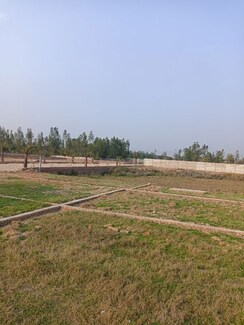 Plot For Sale in Sultanpur Road