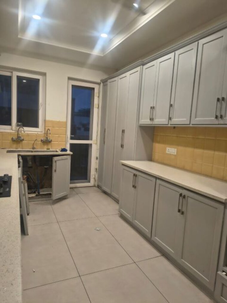 Kitchen, sector 33 3 Bedroom 4500 Sq.Ft. Builder Floor In Sector 33 Chandigarh 10205540