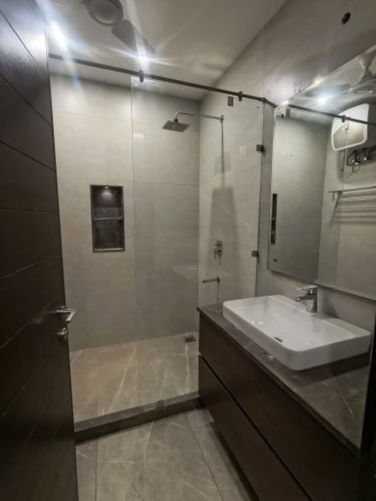 Kitchen, sector 33 3 Bedroom 4500 Sq.Ft. Builder Floor In Sector 33 Chandigarh 10205540