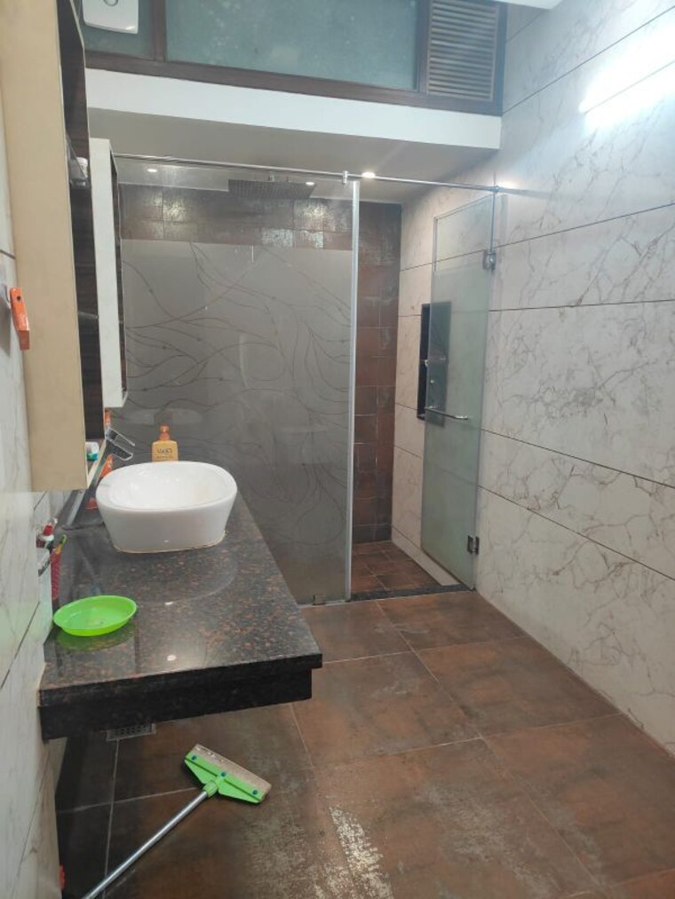 Bathroom, sector 46 3 Bedroom 5000 Sq.Ft. Builder Floor In Sector 46 Chandigarh 10205554