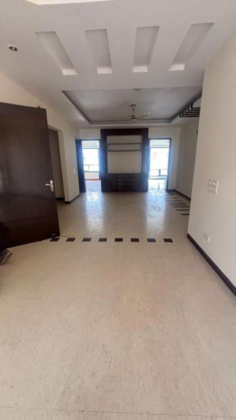 Room, sector 37 3 Bedroom 1800 Sq.Ft. Builder Floor In Sector 37 Chandigarh 10205565