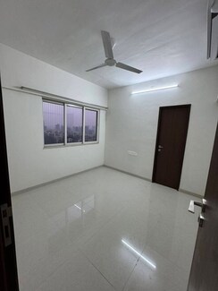 2 BHK Apartment For Rent in Omkar Signet