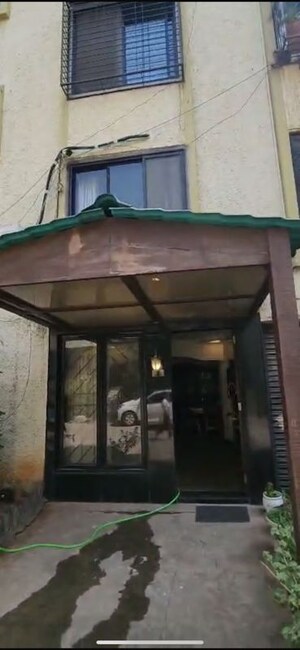 Kitchen in 2 BHK Villa at Vinspa Apartment, Boat Club Road – for Rent