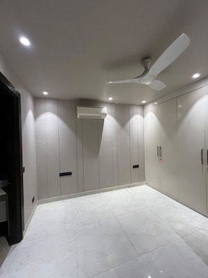 Bedroom in 4 BHK Builder Floor at Baani Square, Sector 50 – for Rent