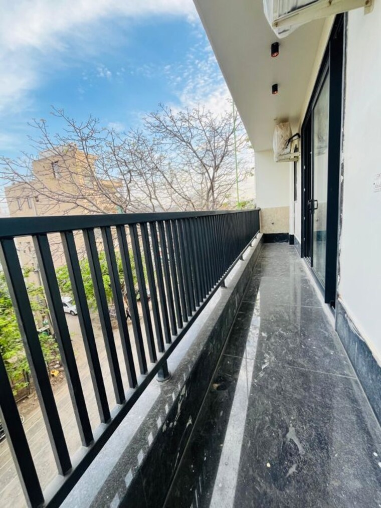 Balcony, sector 39 1 Bedroom 800 Sq.Ft. Builder Floor In Sector 39 Gurgaon 10205585