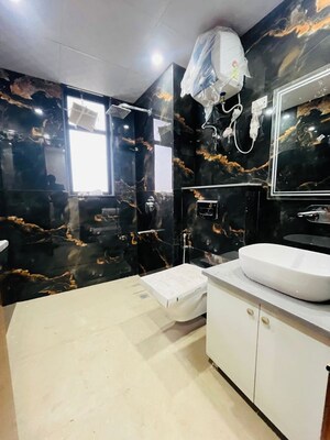 Master Bedroom in 1 BHK Builder Floor at Sector 40 – for Rent