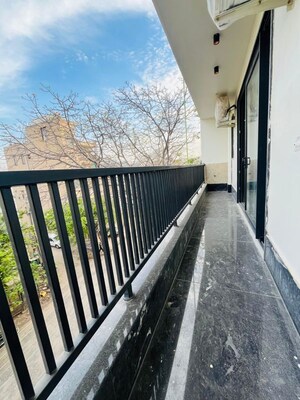Balcony in 1 BHK Builder Floor at Sector 40 – for Rent