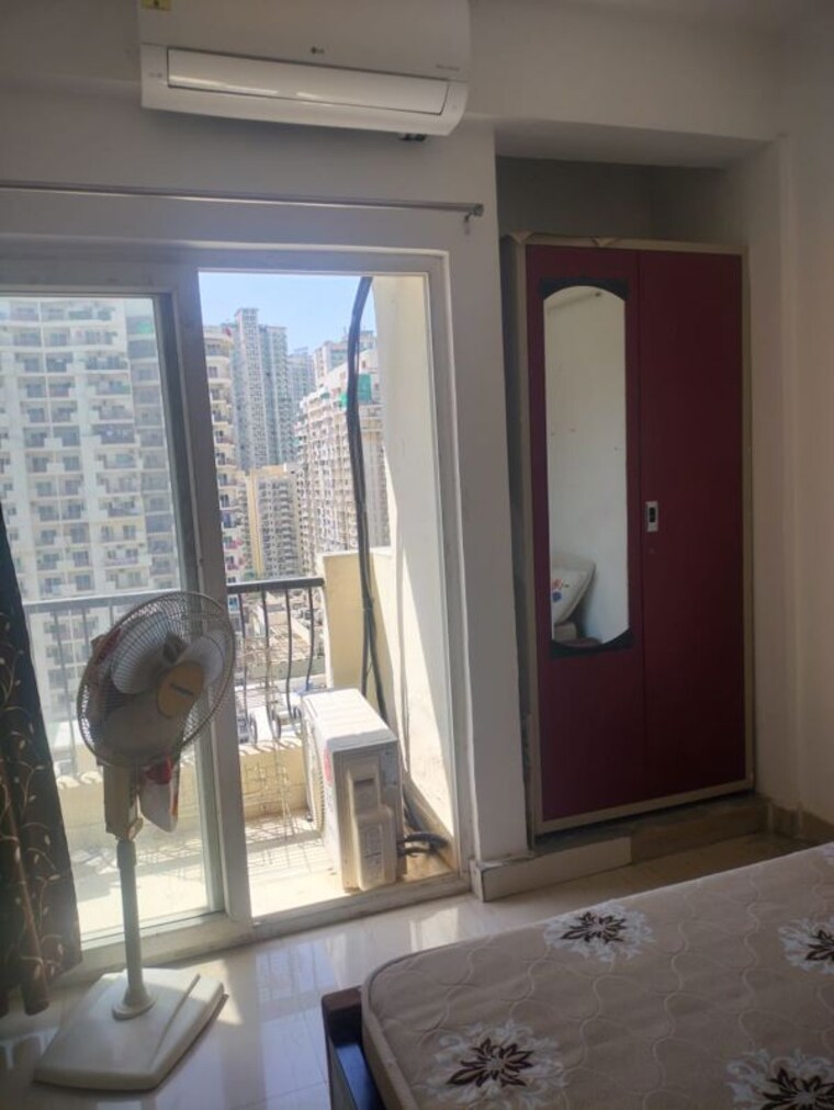 Living Room, nimbus-the-hyde-park 1 Bedroom 525 Sq.Ft. Apartment In Sector 78 Noida 10205615