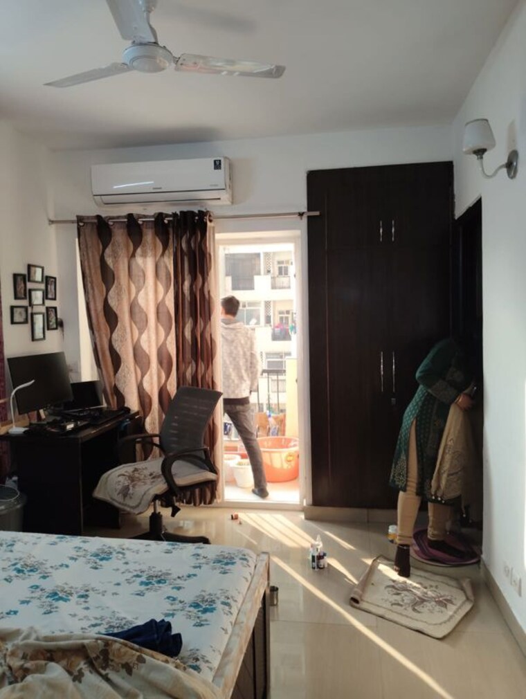 Living Room, nimbus-the-hyde-park 2 Bedroom 915 Sq.Ft. Apartment In Sector 78 Noida 10205628