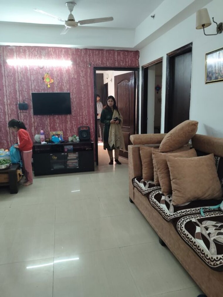 Living Room, nimbus-the-hyde-park 2 Bedroom 915 Sq.Ft. Apartment In Sector 78 Noida 10205628