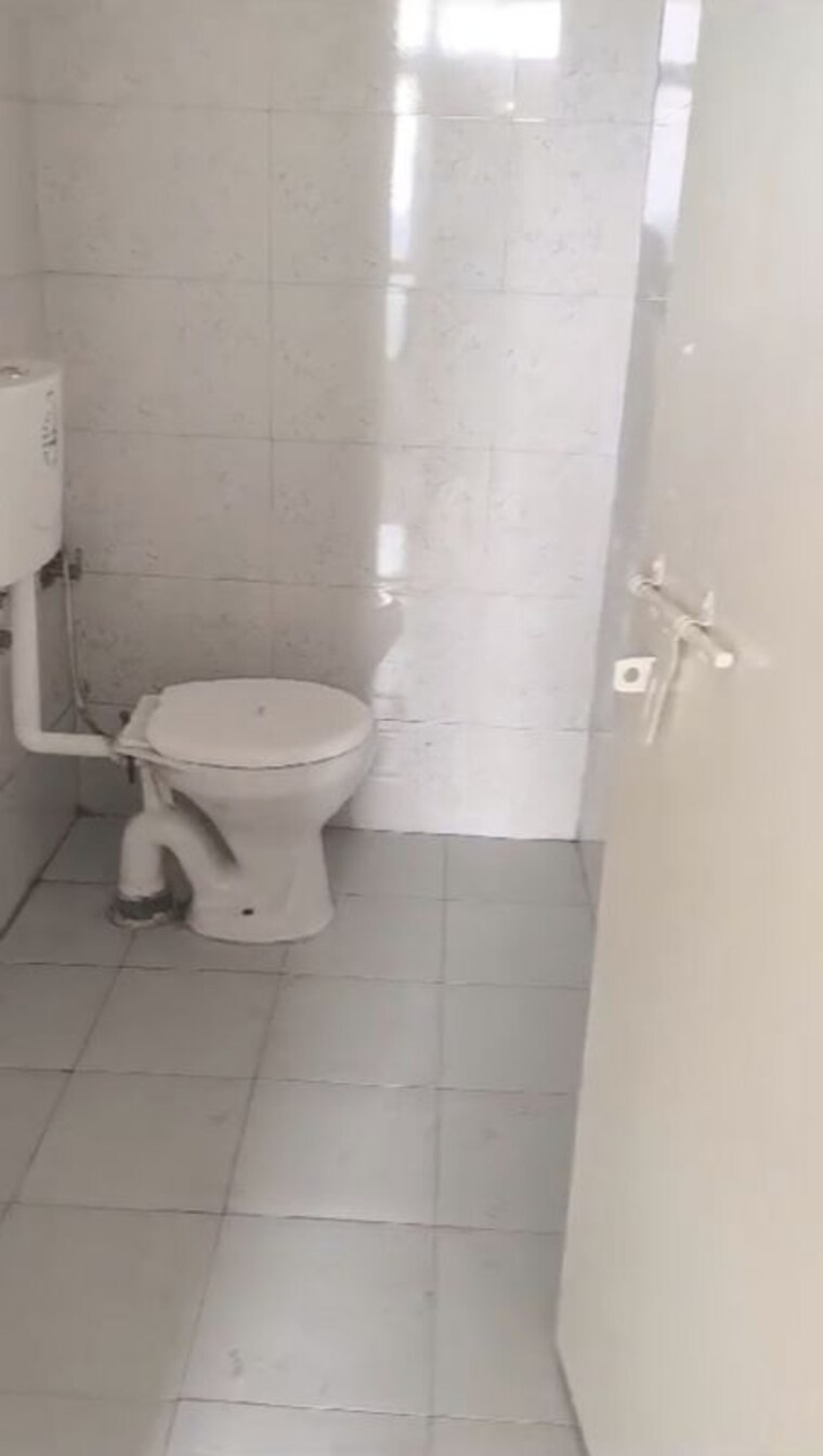 Bathroom, vashisht-heights 3 Bedroom 645 Sq.Ft. Apartment In Sector 87 Faridabad 10205640