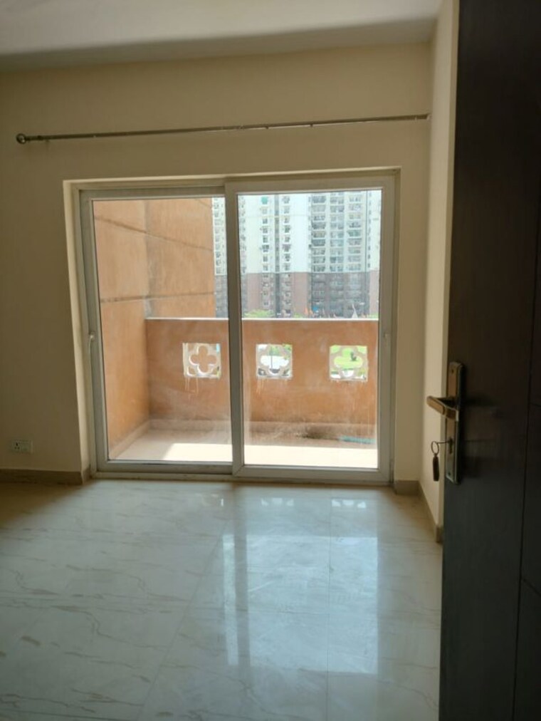 Room, nimbus-the-hyde-park 3 Bedroom 1320 Sq.Ft. Apartment In Sector 78 Noida 10205647