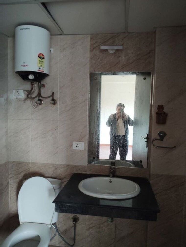 Bathroom, nimbus-the-hyde-park 3 Bedroom 1320 Sq.Ft. Apartment In Sector 78 Noida 10205657