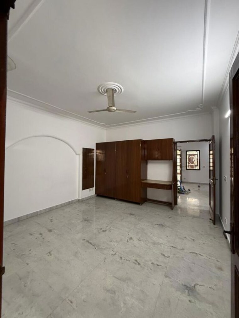 Room, kalkaji 3 Bedroom 2000 Sq.Ft. Builder Floor In Kalkaji Delhi 10205675
