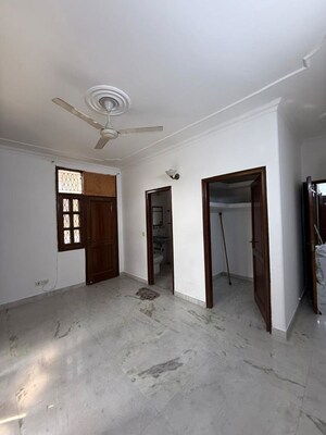 Room in 3 BHK Builder Floor at Kalkaji – for Rent