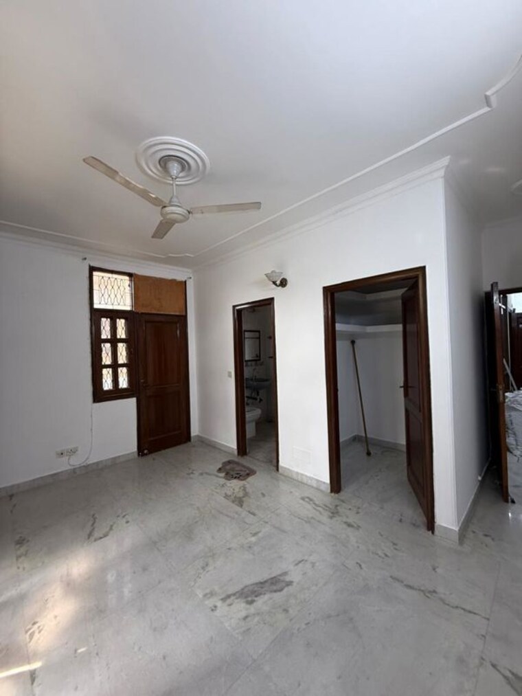 Room, kalkaji 3 Bedroom 2000 Sq.Ft. Builder Floor In Kalkaji Delhi 10205675