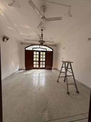 Room in 3 BHK Builder Floor at Kalkaji – for Rent