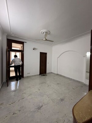 Room in 3 BHK Builder Floor at Kalkaji – for Rent