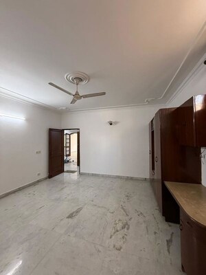 Room in 3 BHK Builder Floor at Kalkaji – for Rent