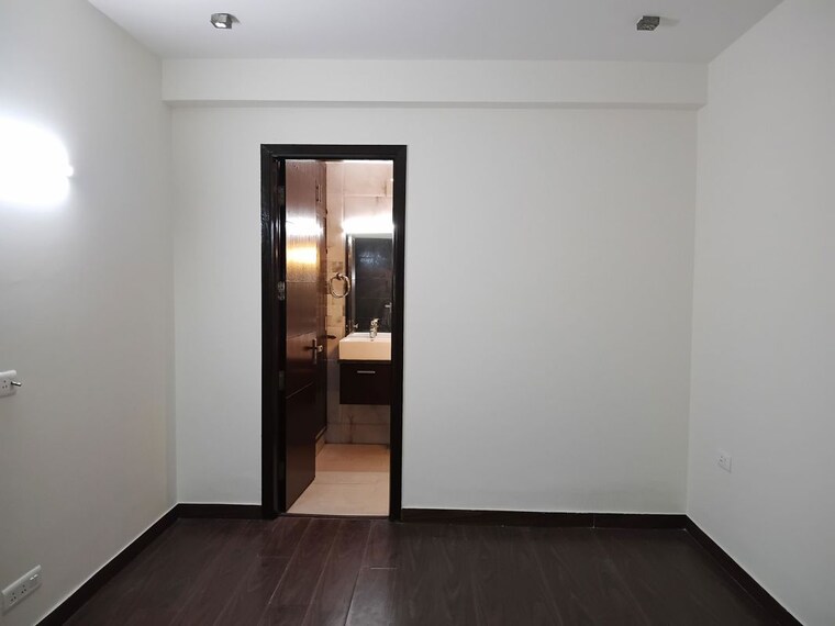 Room, new friends colony 4 Bedroom 4500 Sq.Ft. Builder Floor In New Friends Colony Delhi 10205673