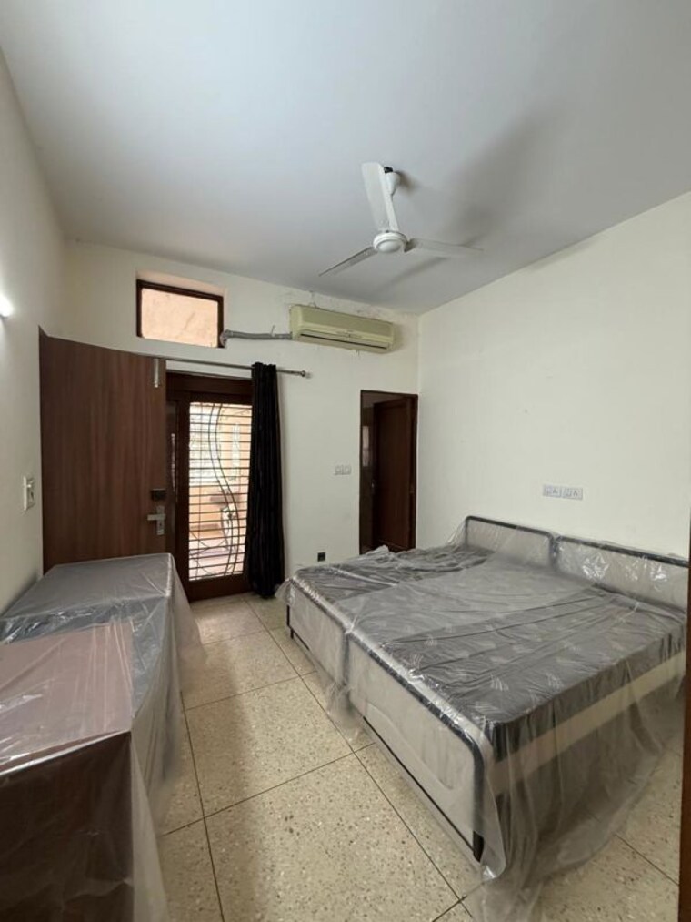 Bedroom, kalkaji 2 Bedroom 1800 Sq.Ft. Builder Floor In Kalkaji Delhi 10205680