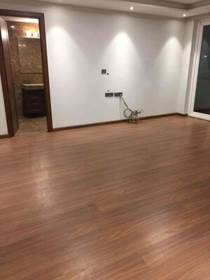 Room in 4 BHK Builder Floor at Maharani Bagh – for Rent