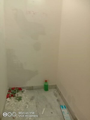 Room in 3 BHK Builder Floor at Malviya Nagar – for Rent