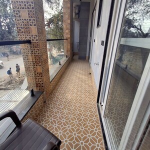 Balcony in Studio Builder Floor at Sector 30 – for Rent