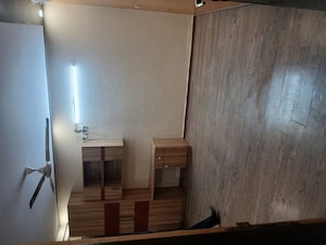 Room in 2 BHK Builder Floor at Unitech Arcadia, South City 2 – for Rent