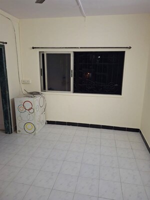 Room in 1 BHK Apartment at Nagari Niwara CHS, Goregaon East – for Rent